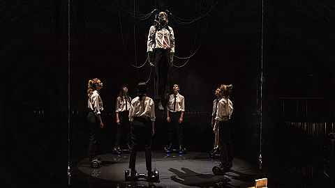 Simon Steen-Andersen staging 'Music in the Belly' · World premiere